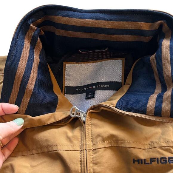 Tommy Hilfiger Spring Jacket Blue Lettering Collar Details Hooded Collar - Picture 7 of 8